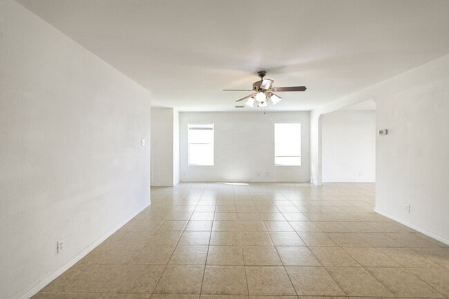 Building Photo - Beautiful two-story home offering 3 bedrooms, 2.5 bathrooms, and a spacious fenced-in backyard, p...
