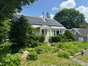 Building Photo - 19 Hough St