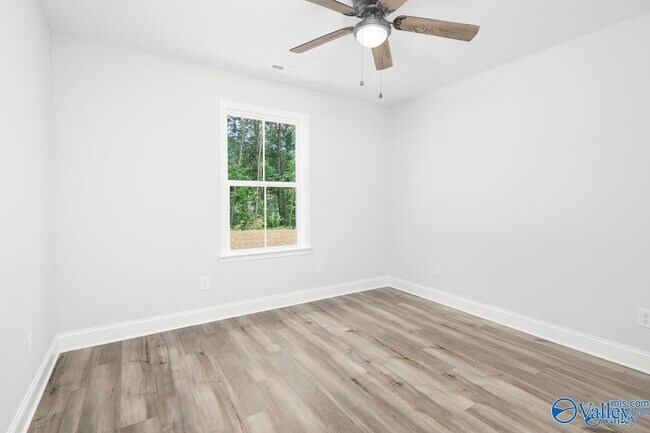 Foto del edificio - 335 Maple Cir