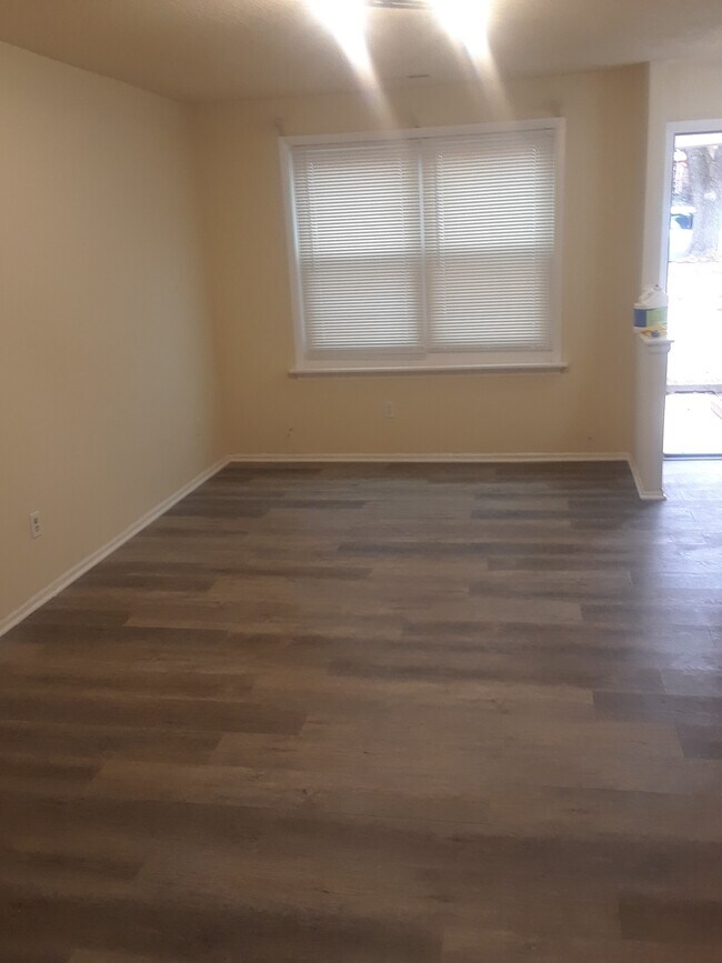 Building Photo - 9449 Fairgreen Ln