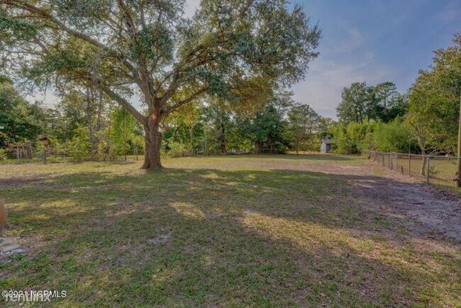 Foto del edificio - 3 br, 1 bath House - 407 Pine Hils Drive