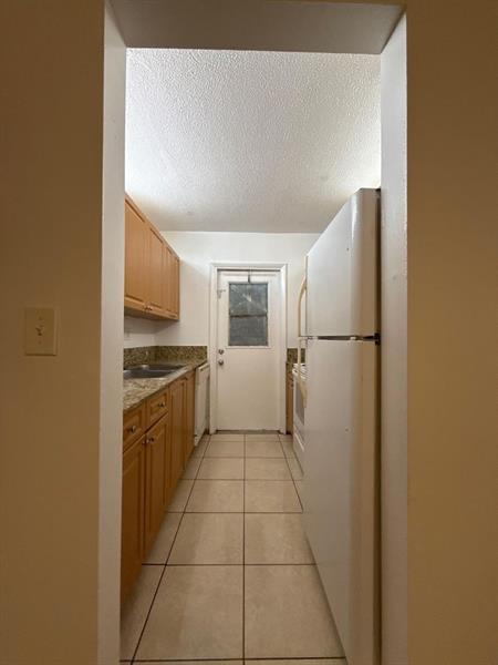 Foto del edificio - 471 Sunshine Dr