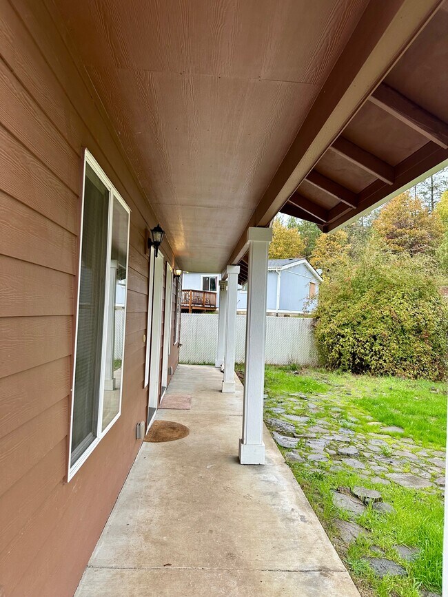 Building Photo - 297 Sowell Dr