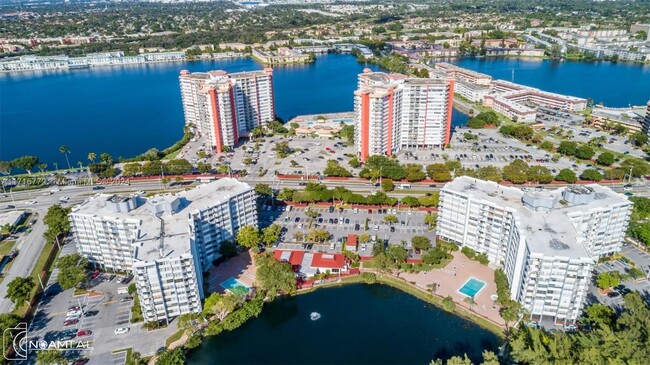 Foto del edificio - 1200 NE Miami Gardens Dr