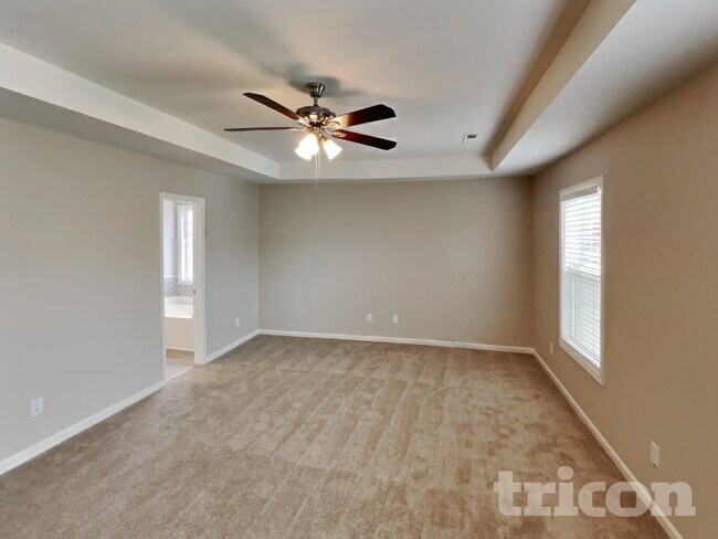 Building Photo - 904 Redland Dr
