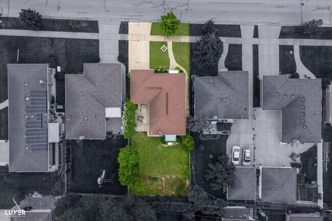 Foto del edificio - 8924 Oleander Ave