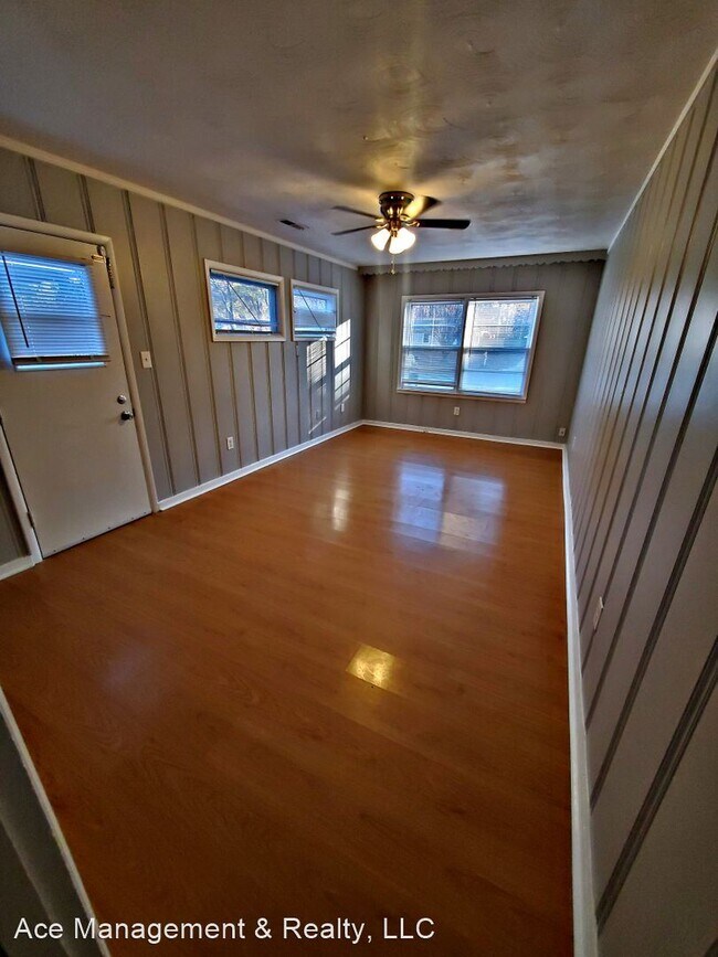Foto del edificio - 4 br, 1 bath House - 2216  11th St  SE