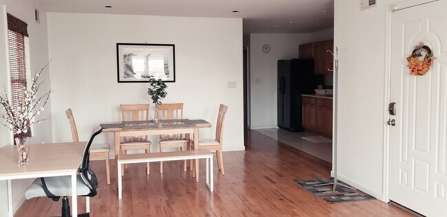 Dining area - 50 Trenton St