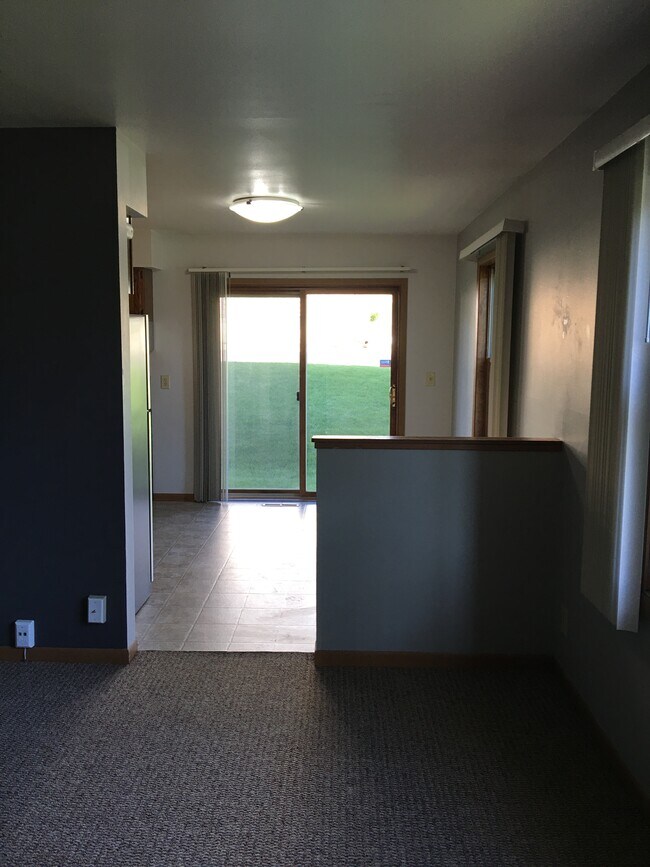 Building Photo - 402 Manchester Ln