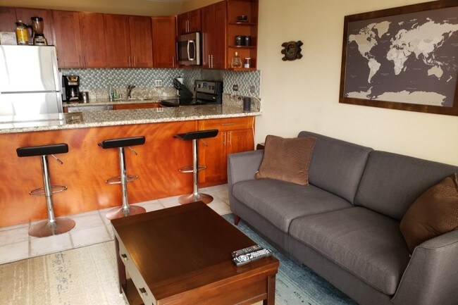 Luxurious living space - 411 Hobron Ln