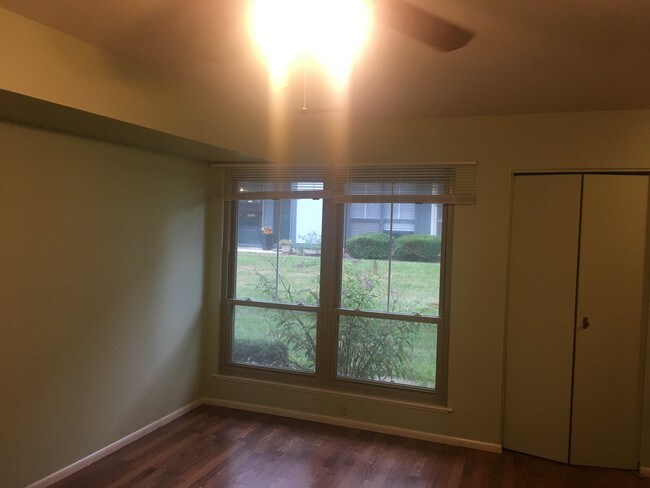 Building Photo - 1070 Merrimar Cir N