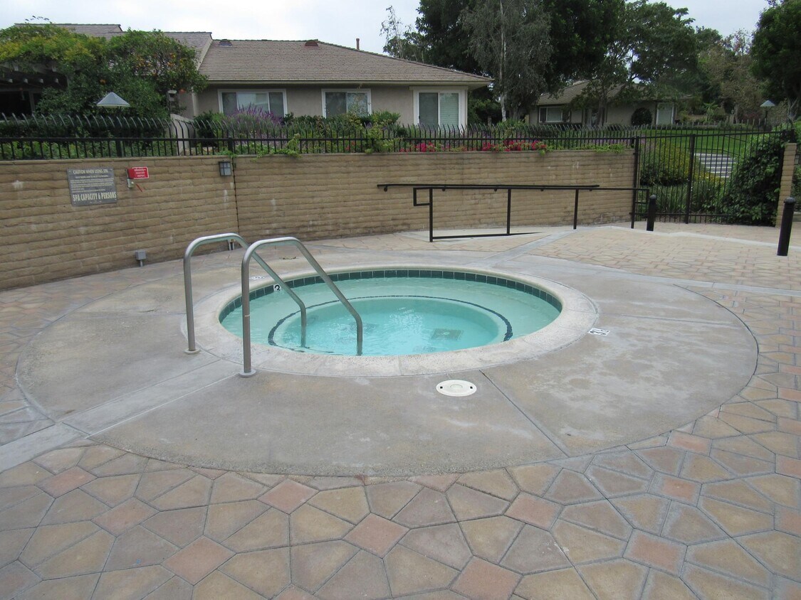 Primary Photo - 5175 Thorn Tree Ln
