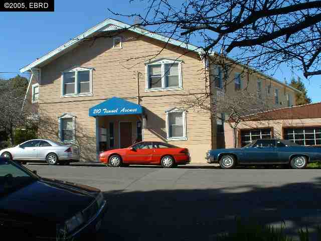 Primary Photo - 210 Tunnel Ave