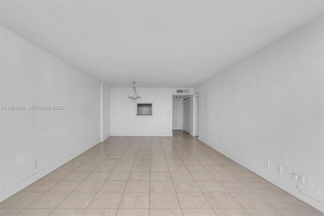 Foto del edificio - 9001 SW 77th Ave