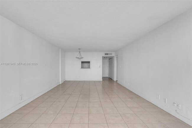 Building Photo - 9001 SW 77th Ave
