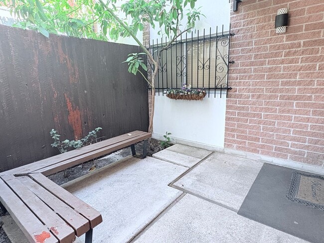 Photo - Lovely 2 Bedroom and 2 Bathroom Condo w/ Den! Lots of Space! *SPECIAL OFFER 2 Weeks Free Rent*