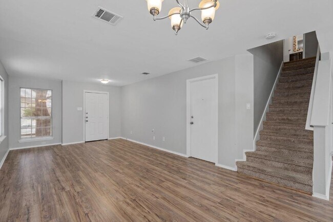 Foto del edificio - 911 Flatters Way