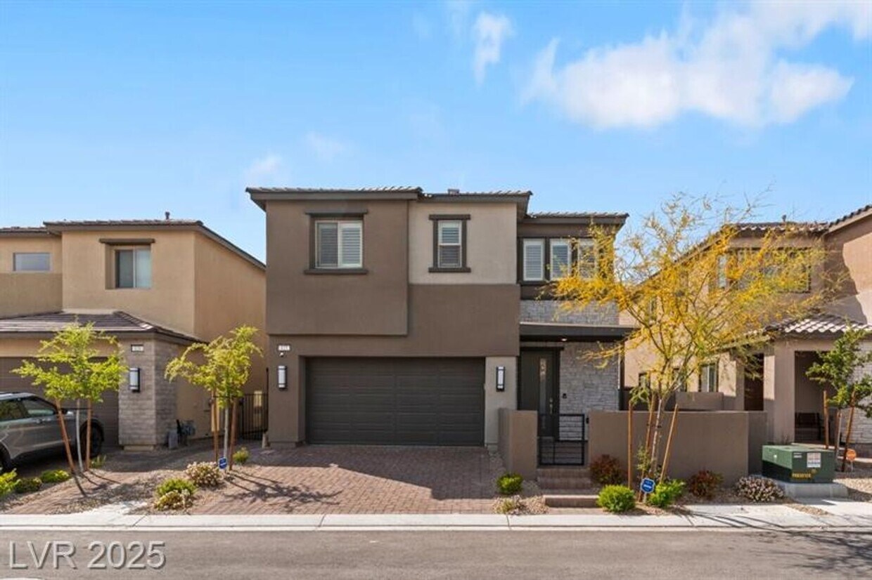 Primary Photo - Summerlin 5 bedrooms in gated community