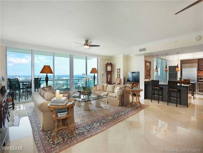 Foto del edificio - 900 Biscayne Blvd