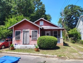 Building Photo - 405 S Maple St