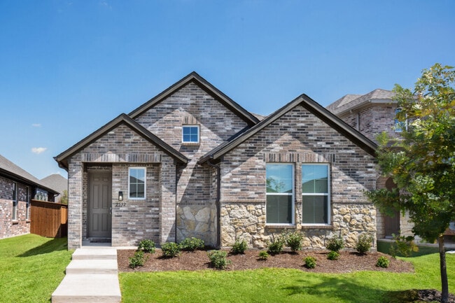 Building Photo - Tricon Trinity Falls