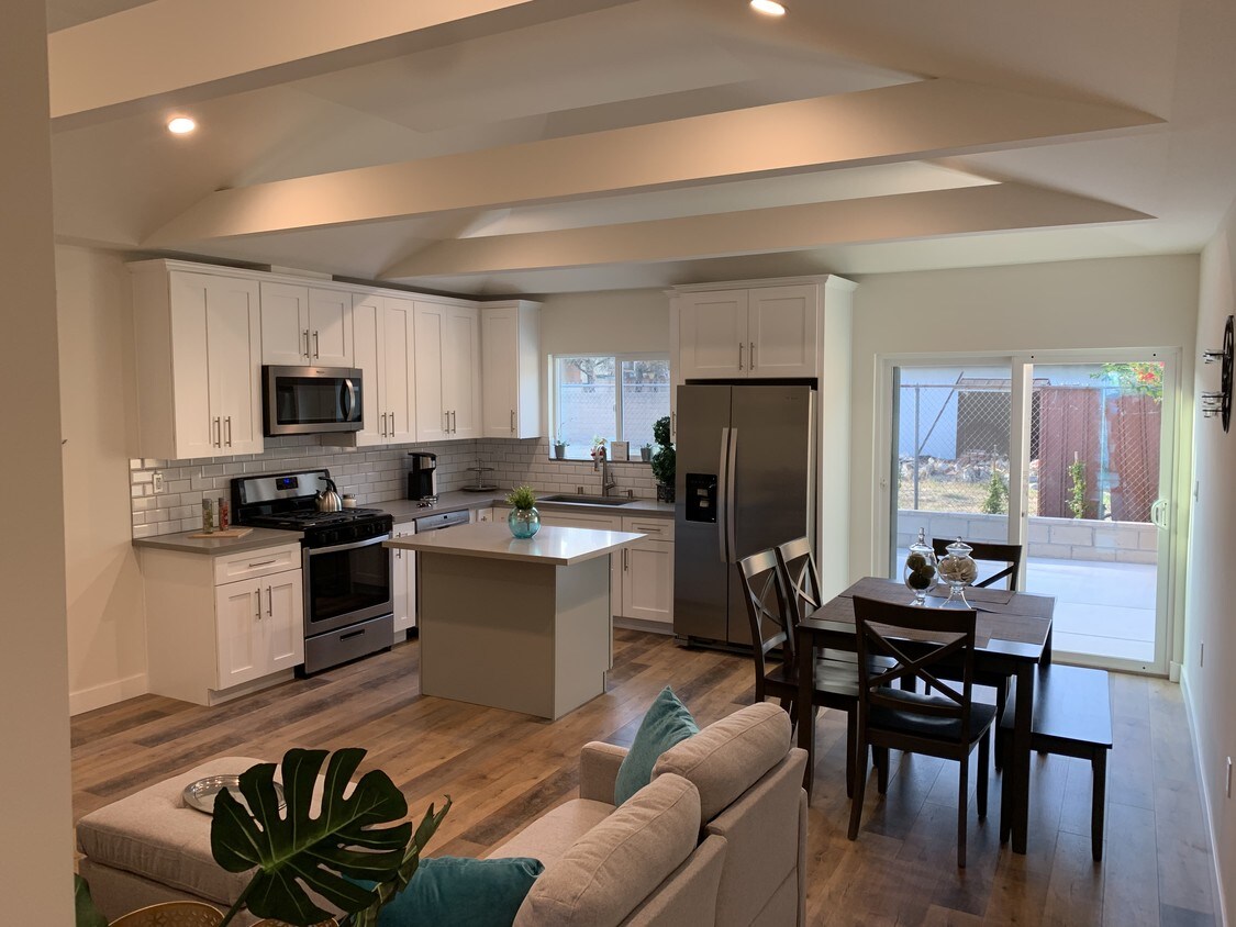 Foto principal - 11313 Delano St