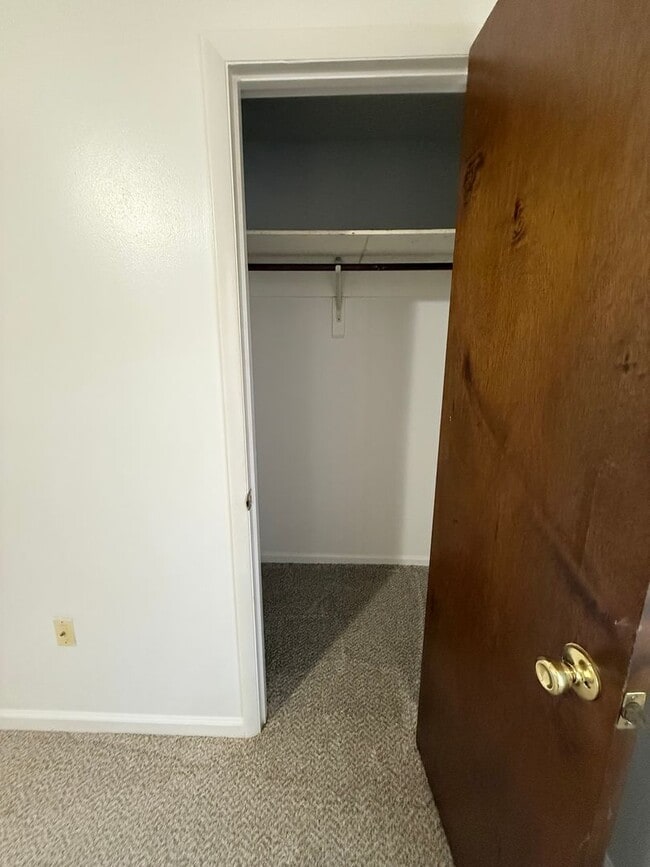 Building Photo - 17 Magnolia Ave SE