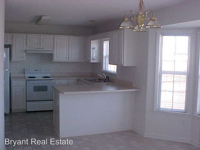 Building Photo - 6713 Newbury Way