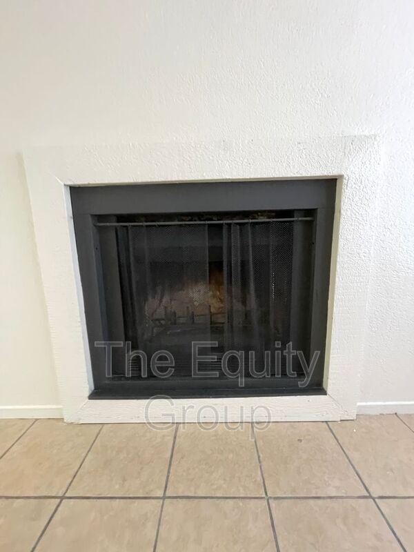 Building Photo - 1319 S Court St