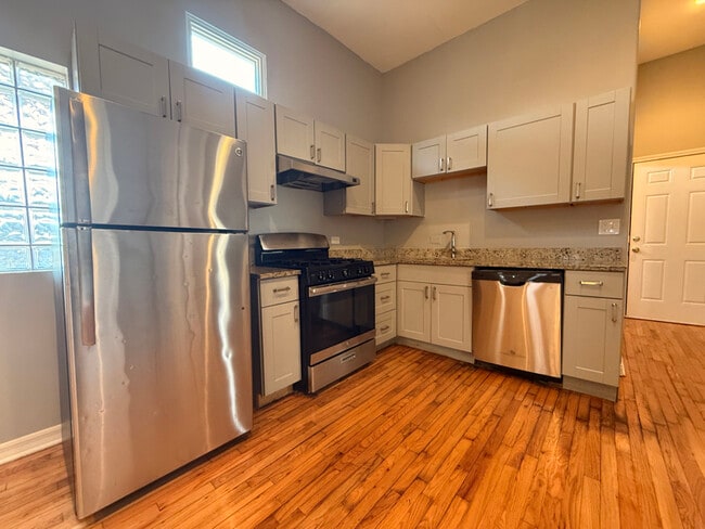 Photo - 5906 S La Salle St Apartment