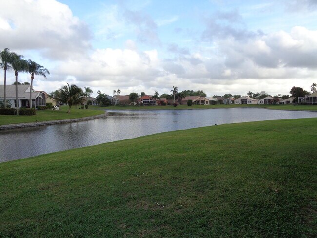 Foto del edificio - 7512 Stirling Bridge Blvd N