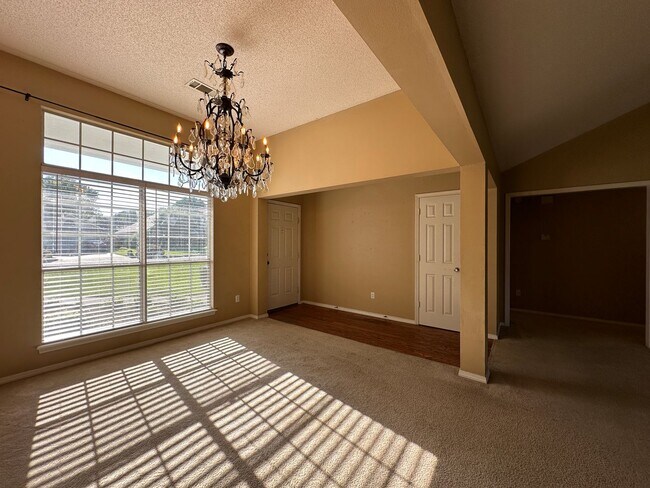 Building Photo - 2713 S.87th Drive-