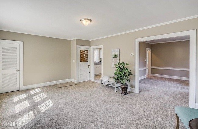 Building Photo - 2 br, 1 bath Condo - 221 West Kings Highway B