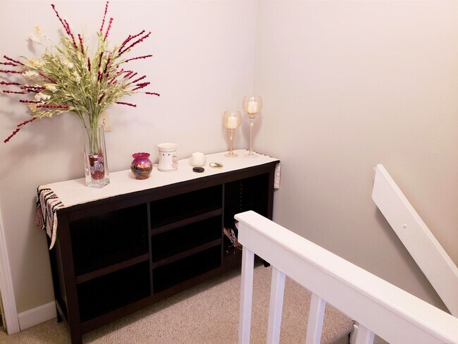 2nd floor landing - 3406 Idlewild Ct