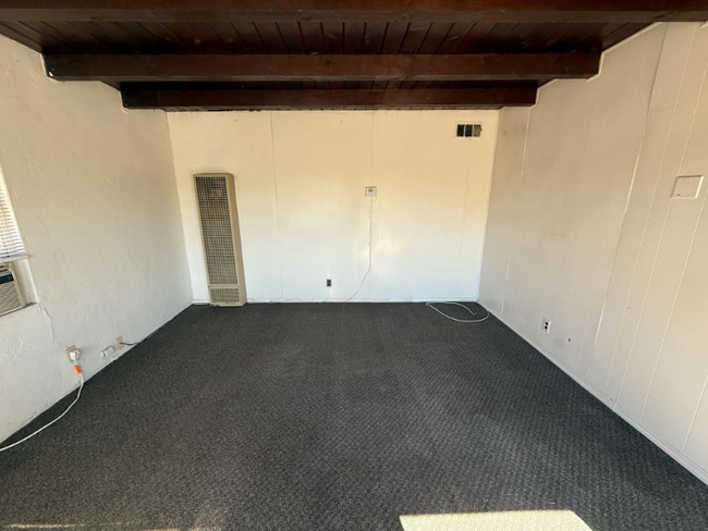 Building Photo - 5019 E 1st St