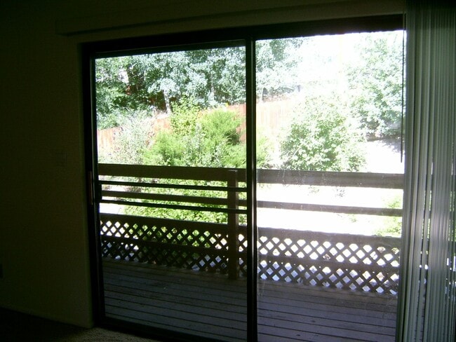 Foto del edificio - 2 Bedroom Condo near Oxbow Park