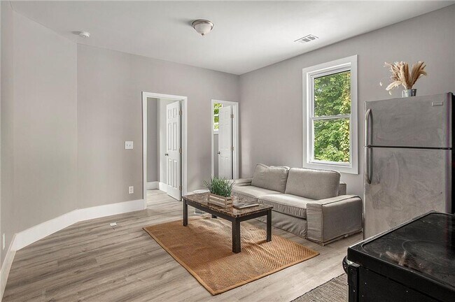 Foto del edificio - 2243 Spink St NW