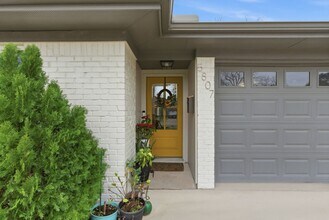 Building Photo - 5807 Ettrick Dr