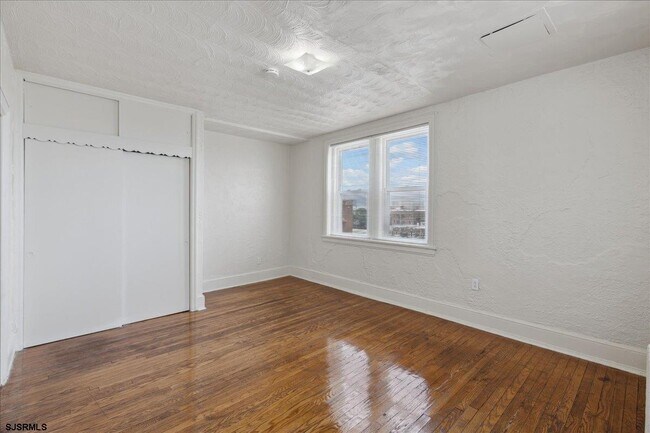 Foto del edificio - 33 S Iowa Ave