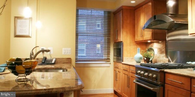 Foto del edificio - 1325 N Pierce St