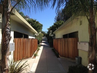Primary Photo - 11833 Laurelwood Dr