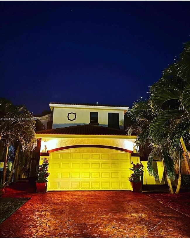 Foto del edificio - 4318 NW 113th Pl