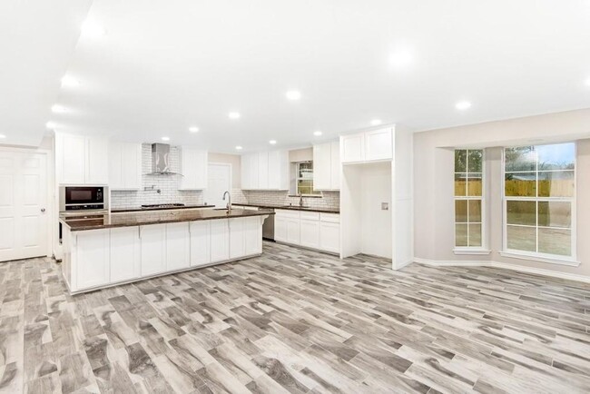 Building Photo - 7575 Coburn Dr