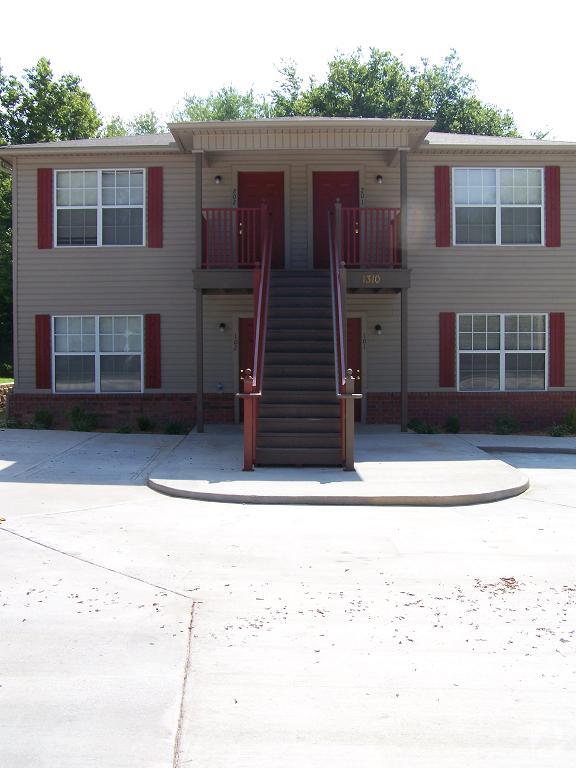 Building Photo - N 47th Apartments