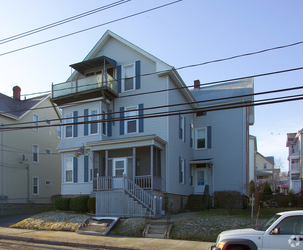 591 Middle St, Fall River, MA 02724 - Apartments in Fall River, MA ...