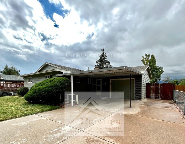 Foto del edificio - 312 Everett Dr