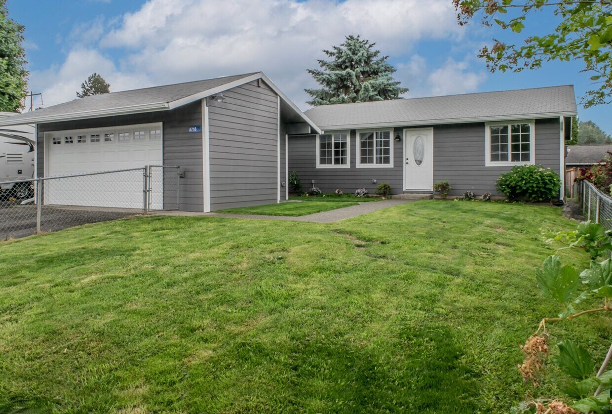Foto principal - Fully remodeled & move in ready 3 bed 1 ba...