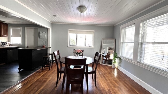 Building Photo - 123 Waterston Ave