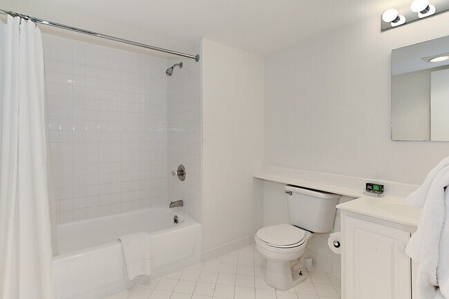 Foto del edificio - 400 8th St NW
