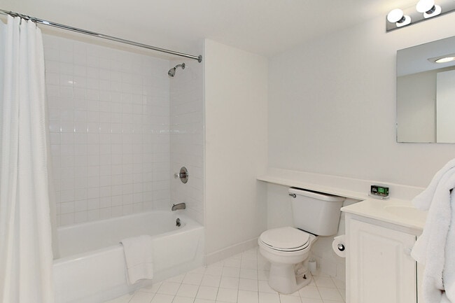 Foto del edificio - 701 E St NW
